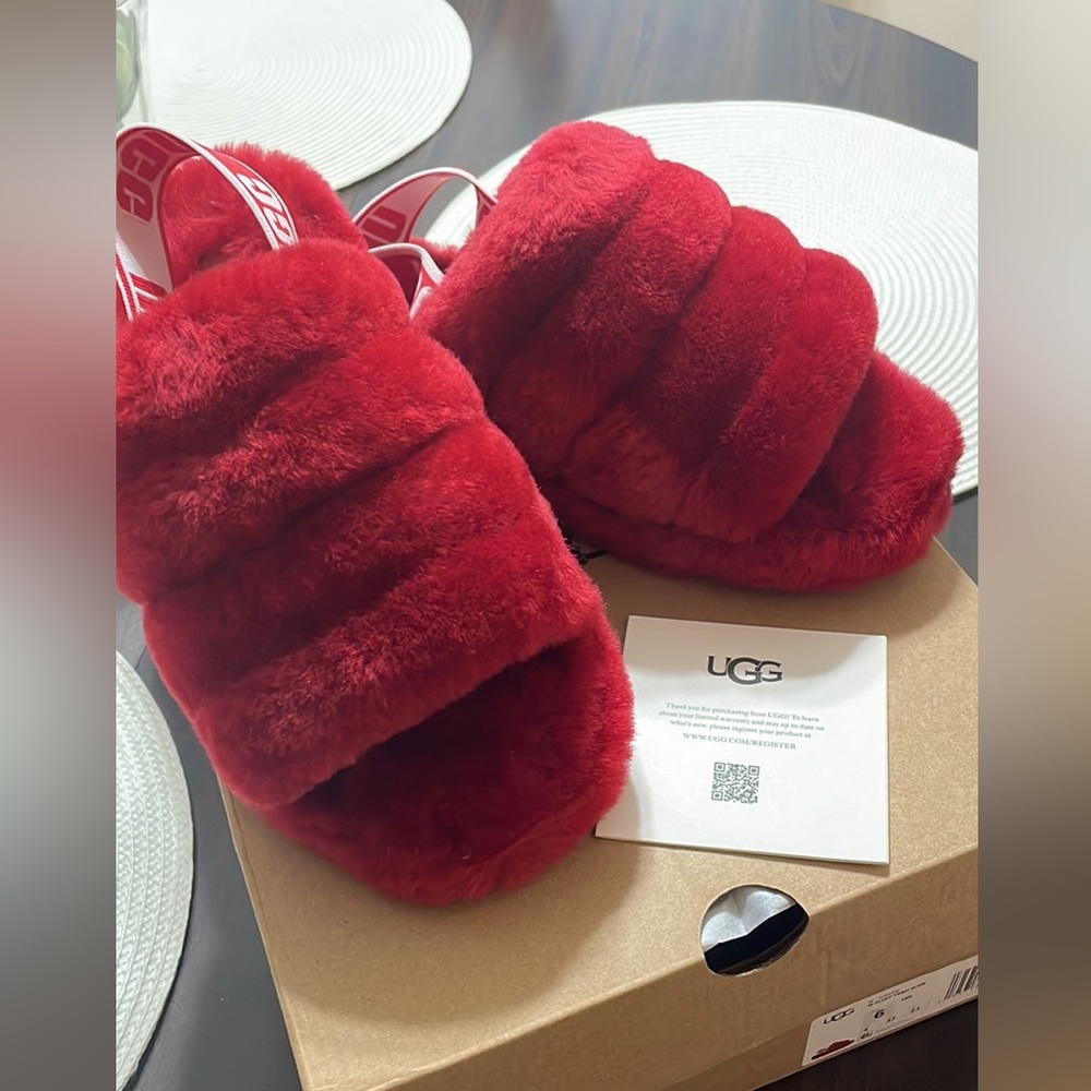 NEW UGG FLUFF YEA SLIPPERS